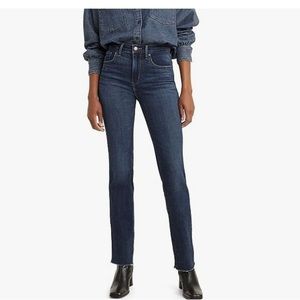 Levi’s 724 slim straight jeans dark wash 34